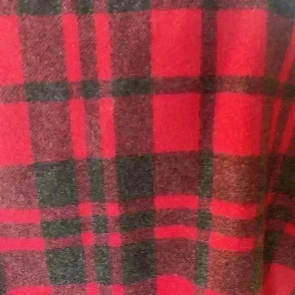 Woolrich women’s 2XL ruby vest. - Picture 6 of 8